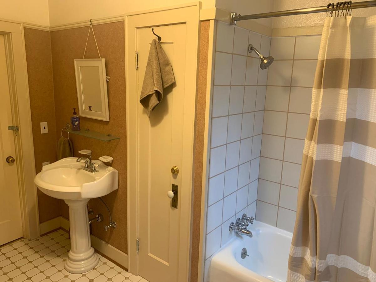 Riverpath Inn Γιουτζίν Εξωτερικό φωτογραφία